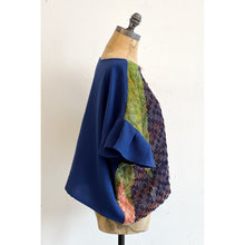 Load image into Gallery viewer, Parrot Blouse Blue