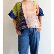 Load image into Gallery viewer, Parrot Blouse Blue