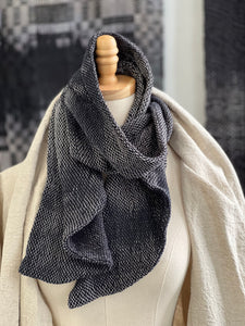 Handwoven & dyed Scarf Ombré Onyx