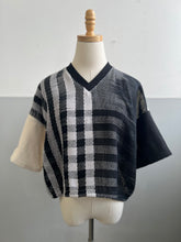 Load image into Gallery viewer, Four-Sided Handwoven V-neck Blouse Ecru