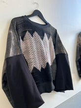 Load image into Gallery viewer, Hand-Woven Pullover Inlay Black &amp; Ecru