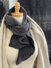 Load image into Gallery viewer, Handwoven &amp; dyed Scarf Ombré Onyx