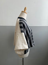 Load image into Gallery viewer, Four-Sided Handwoven V-neck Blouse Ecru