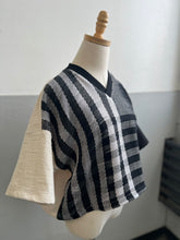 Load image into Gallery viewer, Four-Sided Handwoven V-neck Blouse Ecru