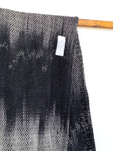 Load image into Gallery viewer, Handwoven &amp; dyed Scarf Ombré Onyx