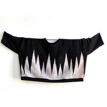 Load image into Gallery viewer, Hand-Woven Sweater Beat Black