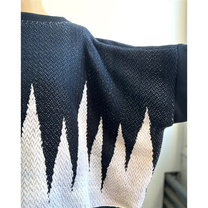 Hand-Woven Sweater Beat Black