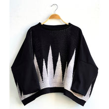 Load image into Gallery viewer, Hand-Woven Sweater Beat Black