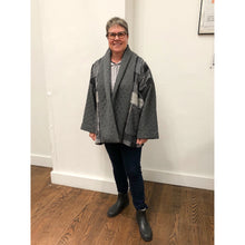 Load image into Gallery viewer, Shibori-dyed &amp; Quilted Fabric Kimono Coat Gray