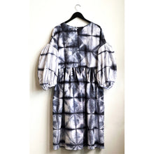 Load image into Gallery viewer, Puff Sleeve Dress Orizome Star