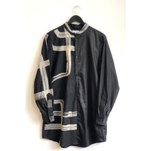 Load image into Gallery viewer, Hand-drawn Textile Tunic Shirt Right
