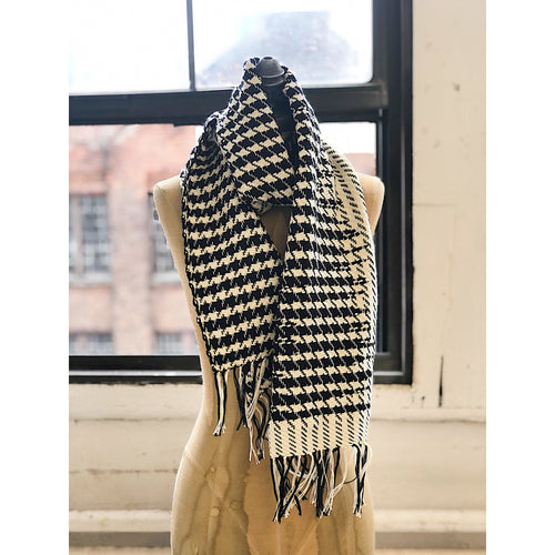 Asymmetry Hound’s Tooth Pattern Scarf